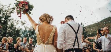 How to Have a Lavish Wedding on a Budget