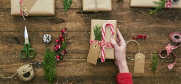 10 Ways to Spend Less This Christmas Season